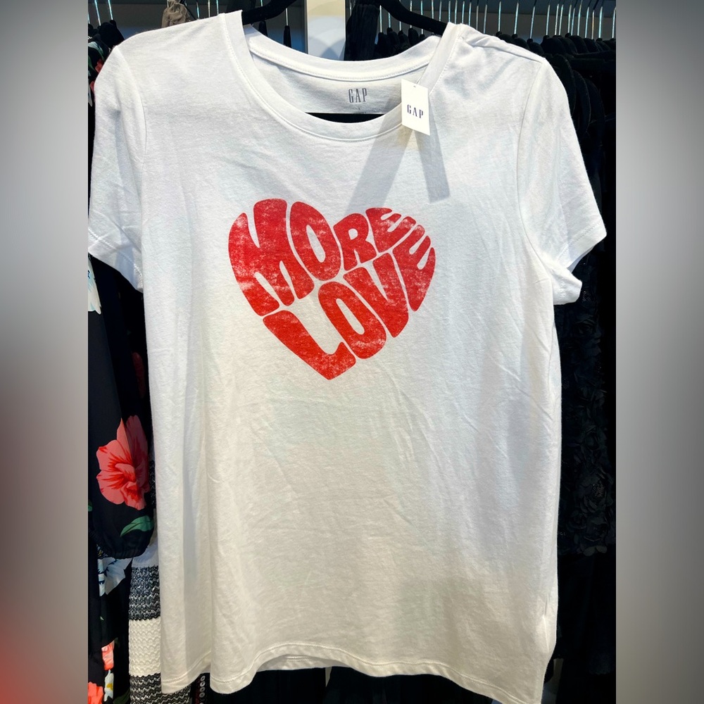 NEW GAP Favorite tshirt More Love white top size Large soft comfortable stylish